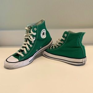 Converse Chuck Taylor All Star Classic High Top Women’s Size 9/Men’s Size 7